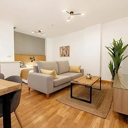 Hotel Debambu Malaga